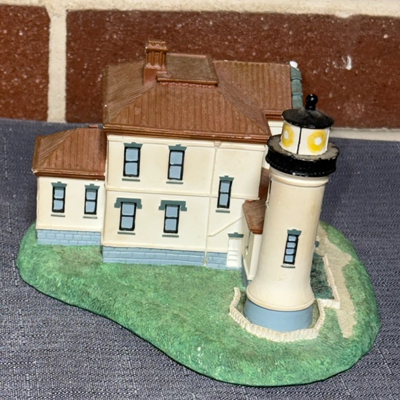 Lighthouse Admiralty Head Danbury Mint Historic American Collection FLAW - Picture 2 of 8